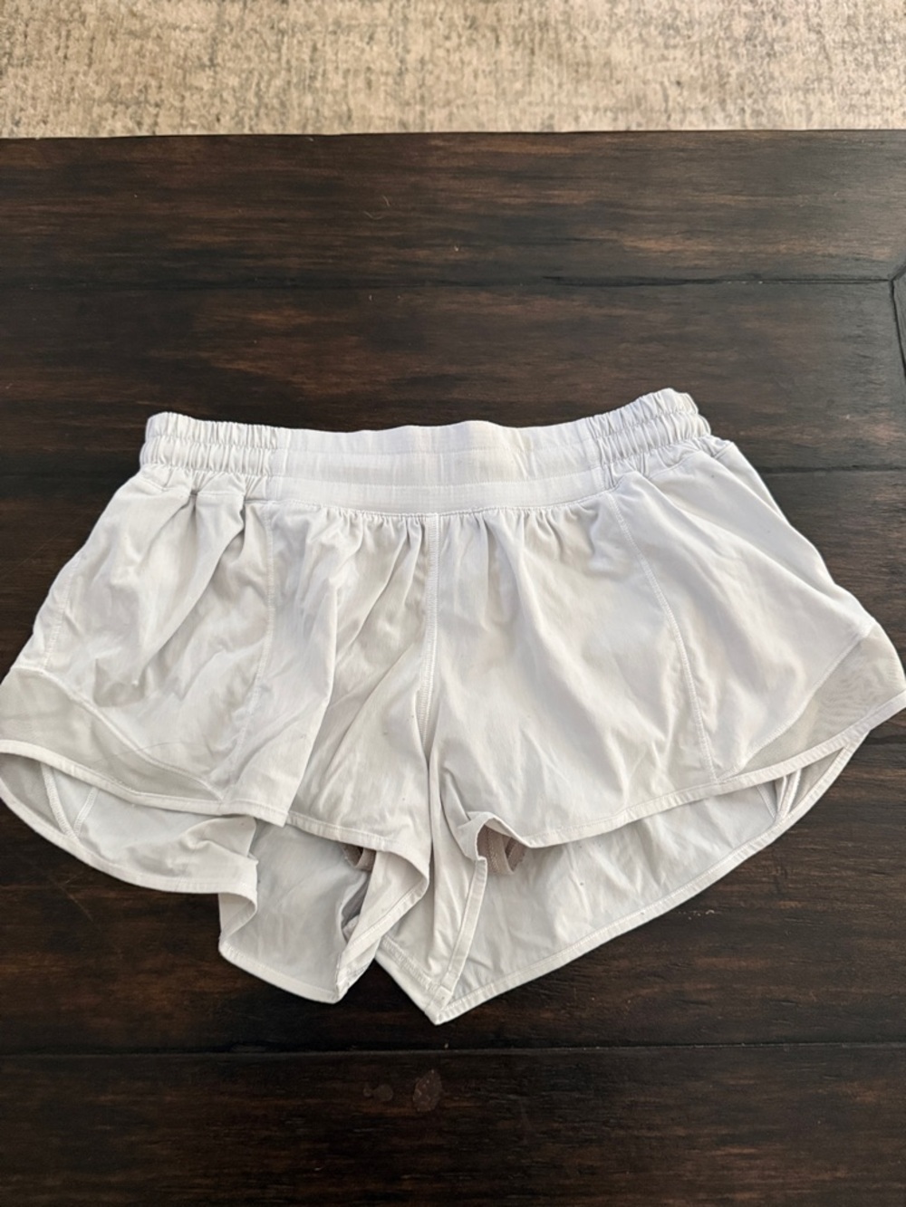 lululemon athletica White Layered Athletic Shorts hotty hot 8 reg 2.5